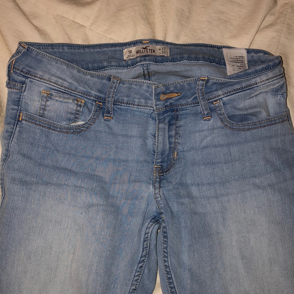 Hollis yet light wash jeans